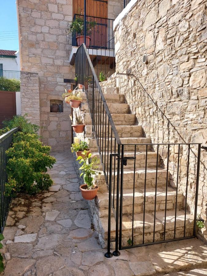 Hostal John' S House In Omodos Limassol Exterior foto