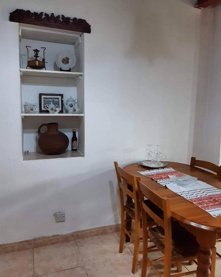 Hostal John' S House In Omodos Limassol Exterior foto