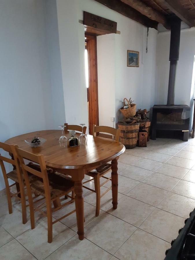 Hostal John' S House In Omodos Limassol Exterior foto